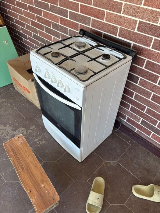 Продам газовую плиту