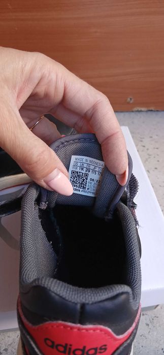 Маратонки adidas