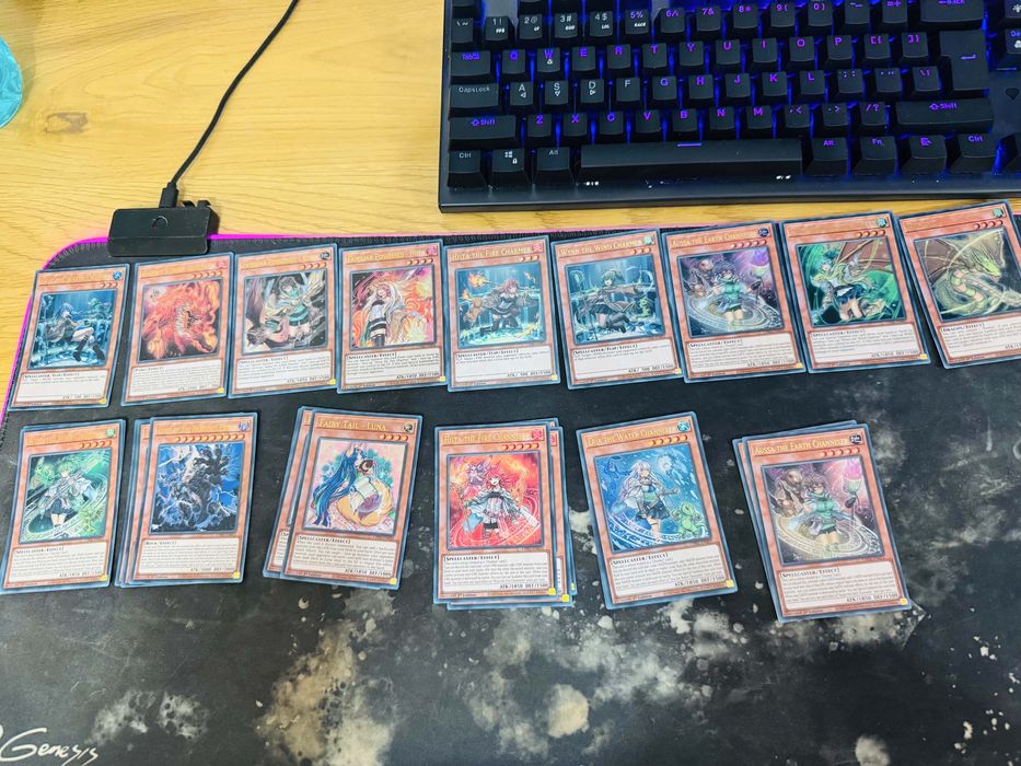 Yu-Gi-Oh карти.