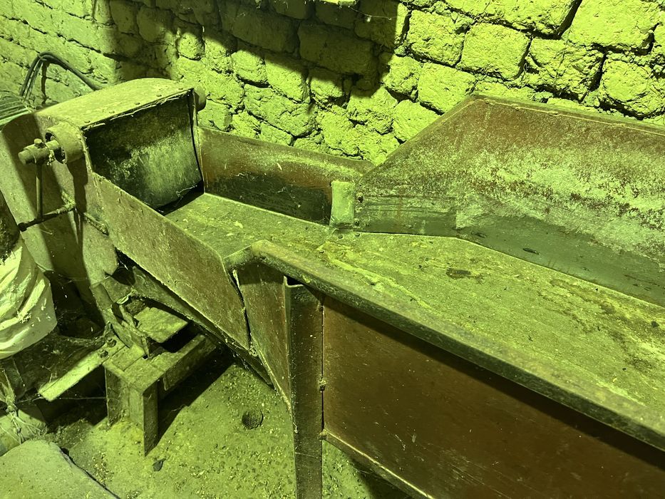 Фуражомелка чукова с циклон.