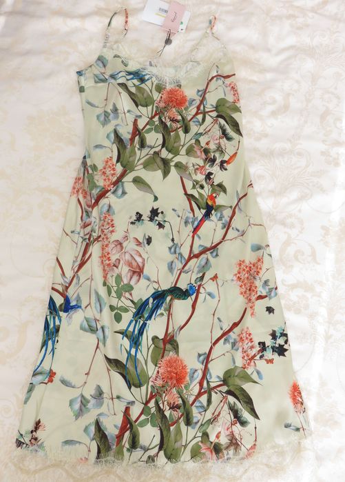 Дълга сатенена нощница, М, нова