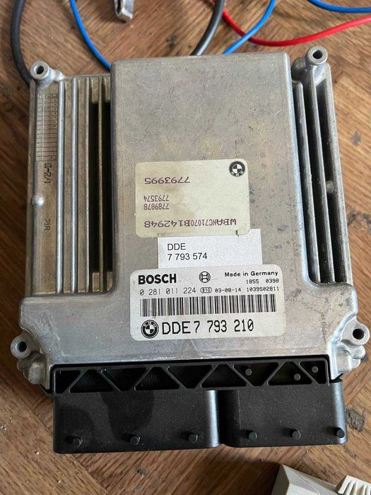 Calculator Modul control Motor ECU CAS2 BMW E60 E61 cheie