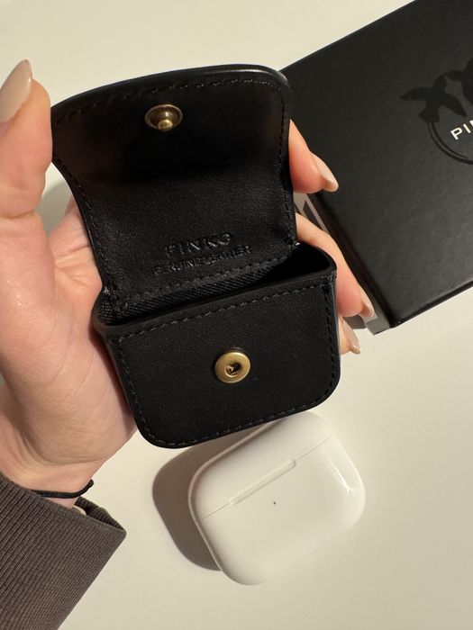 Кожен калъф за слушалки Airpods Pinko
