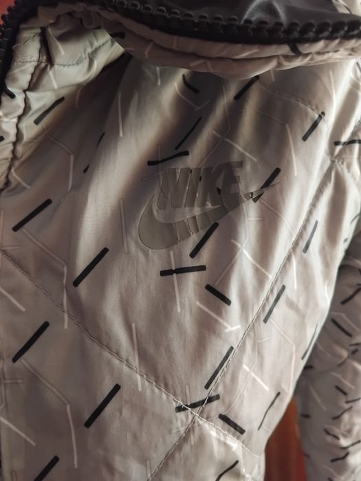 Geaca Nike două fețe