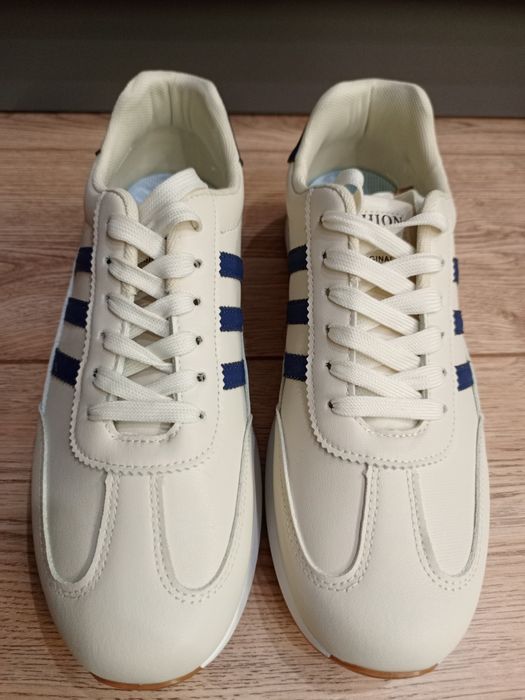 Кроссовки Adidas 43-44