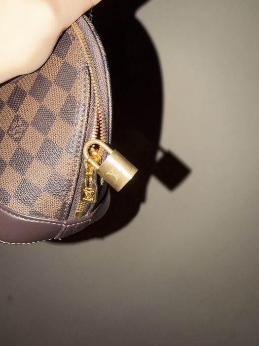 Geantă Louis Vuitton