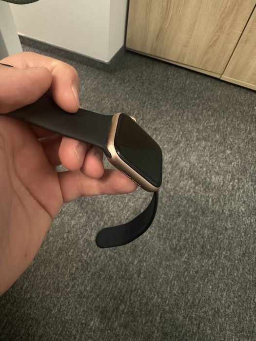 Продам apple watch SE 44mm