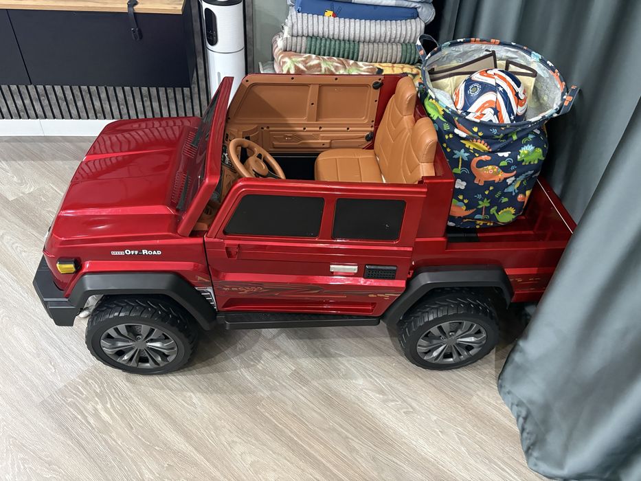 Продаи машинку на пульте