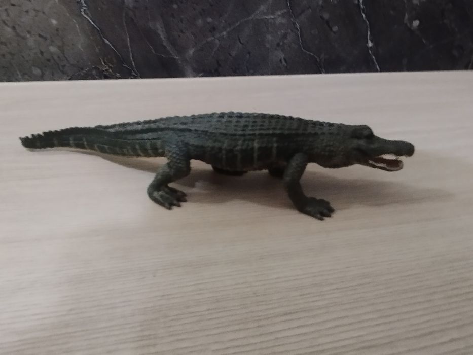 Фигурки рептилий