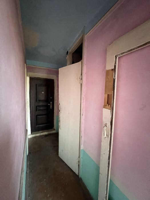 Срочно продается кв дешево Микрорайон