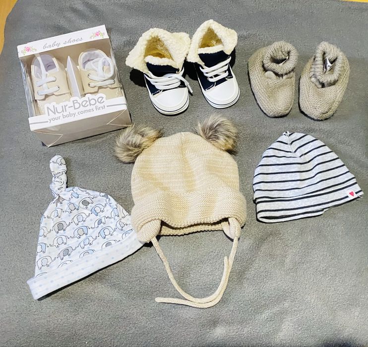 Set papucei si caciulite 2-4 luni