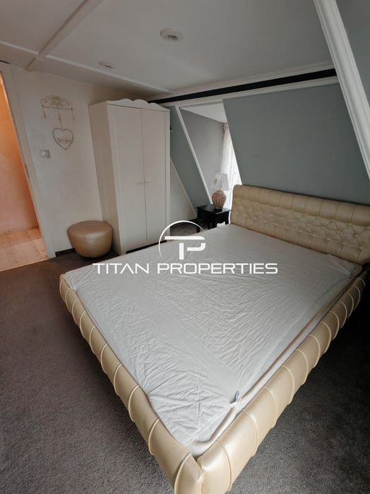 Дава се под наем Етаж от къща в Пловдив, Център - 140 кв.м за 1000 € - Снимка #9