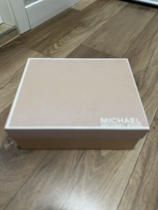 Michael Kors елегантни обувки на ток 38 номер