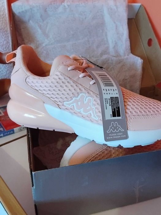 Маратонки чисто нови на капа 38 номер само пробвании