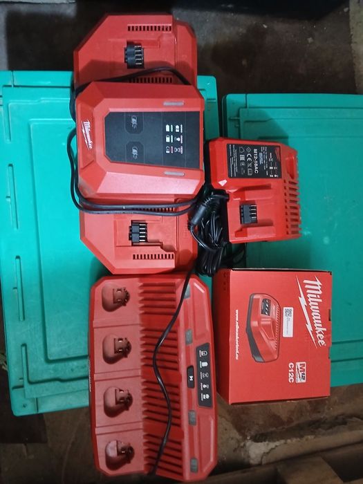 Barerie forge,încărcător super charge milwaukee