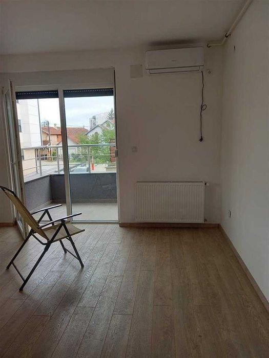 Дава се под наем Двустаен апартамент в Пловдив, Каменица 1 - 63 кв.м за 163.2 € - Снимка #2