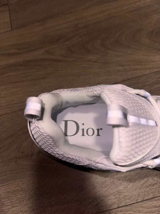 Dior B22.