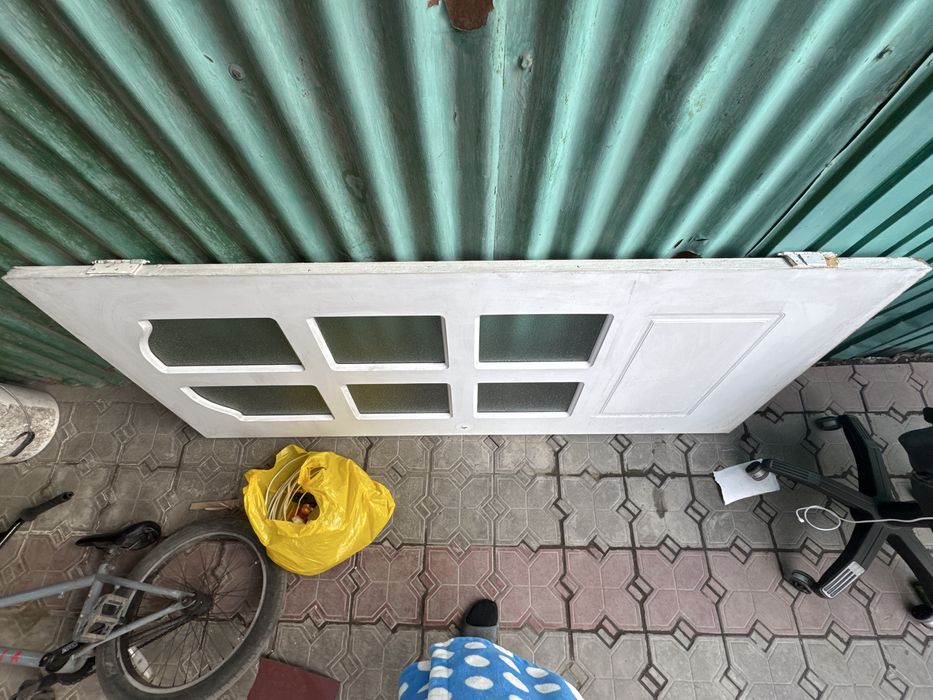 Отдам дверь деревяная