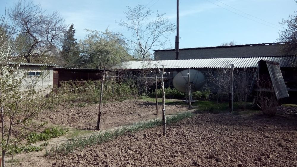 ЖИЛОЙ ДОМ В АХАНГАРАНЕ (4 комнаты) на участке 7 соток с хозпостройками