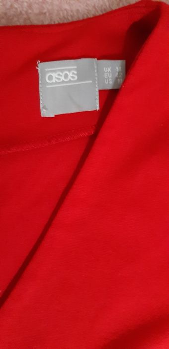 Rochie rosie asos cambrata