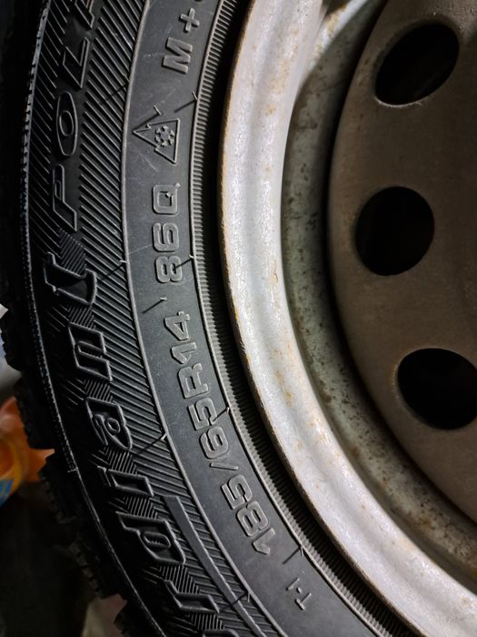 Комплект новой резины с дисками r14