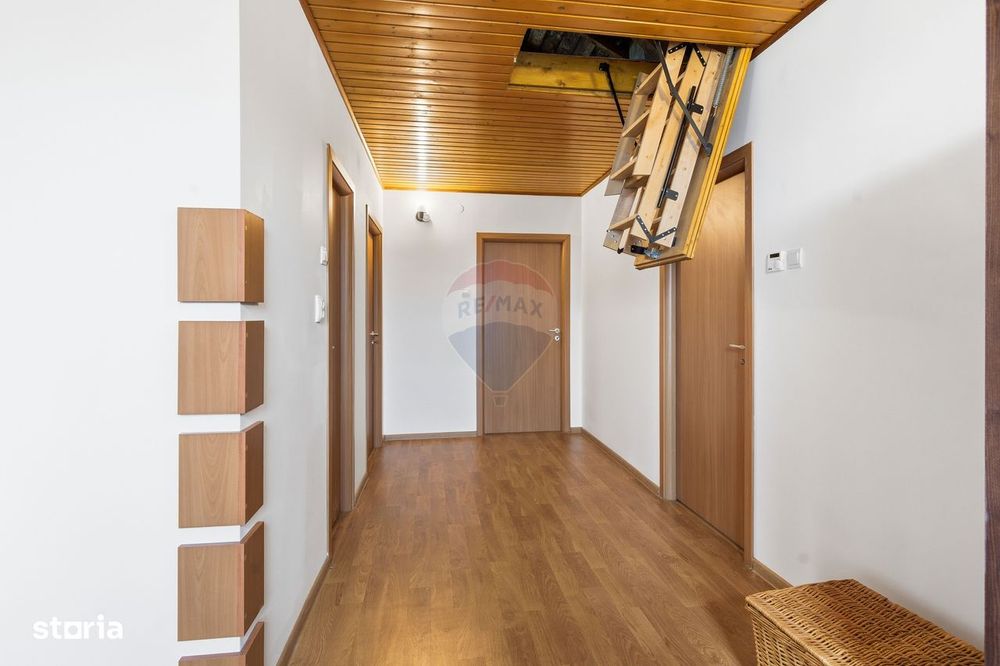 Casă / Vilă cu 5 camere de vânzare