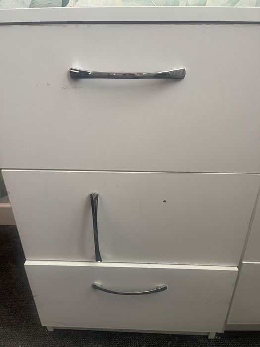 Офисный шкаф и тумбы