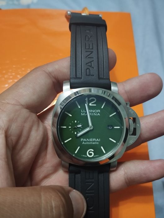Panerai Luminor soati sotiladi.