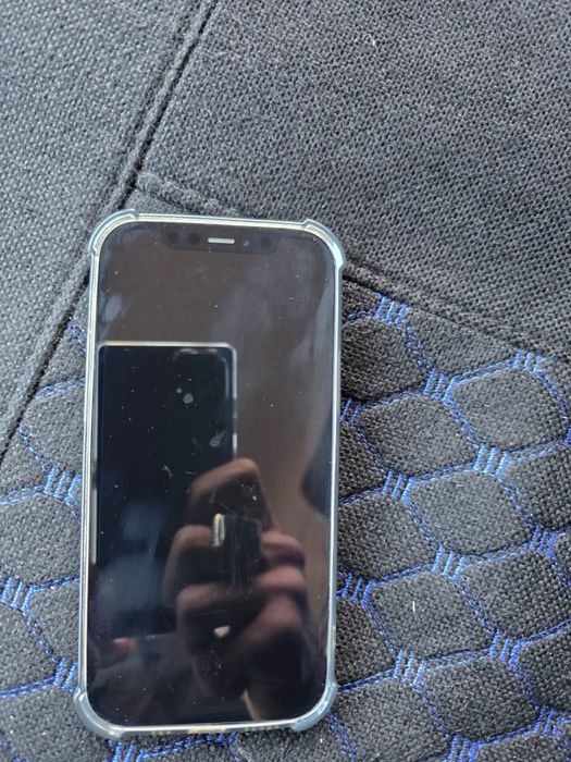 Продам Айфон 12 128