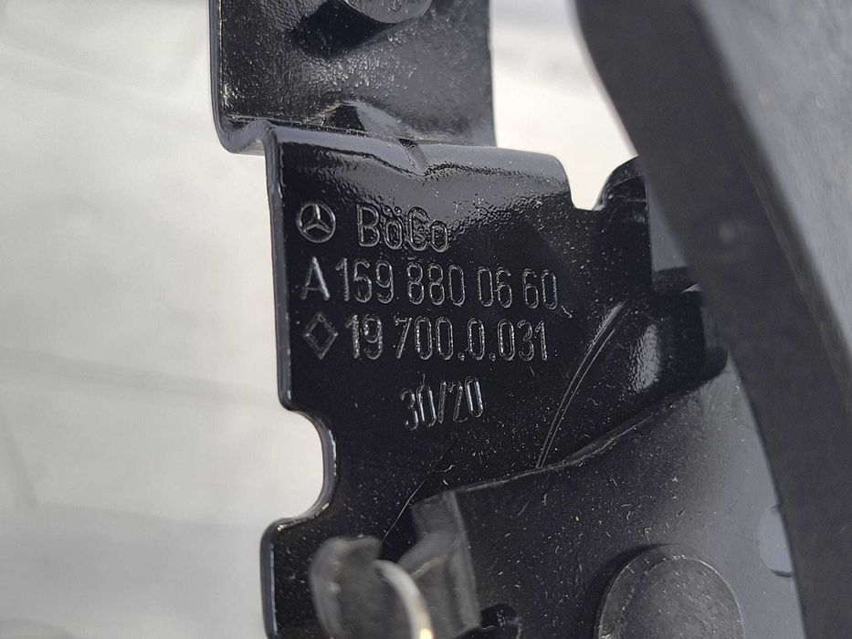 Broască / Mecanism Incuietoare Capotă Mercedes-Benz A-Class W169 / B-Class W245 Cod OEM A1698800660 (5C2)