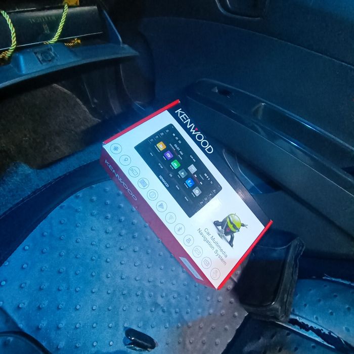 Tesla Android avto monitor arzon