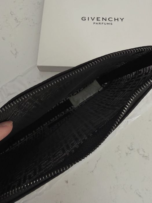 Givenchy Parfums дамски кльч