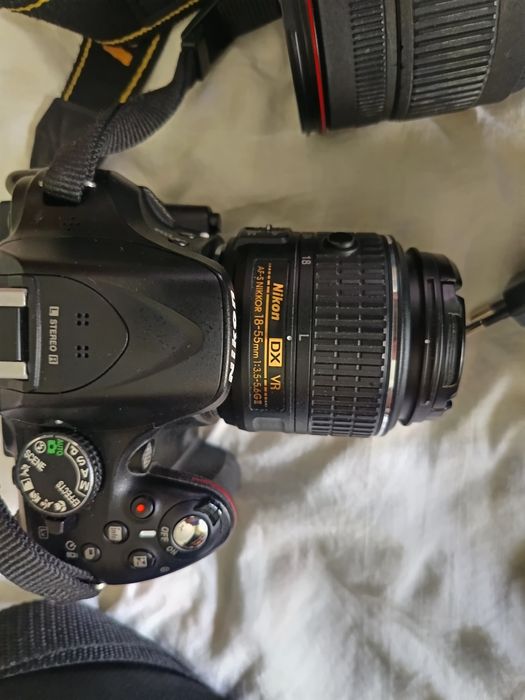 Vând aparat foto Nikon D 5200,in stare perfectă de funcționare