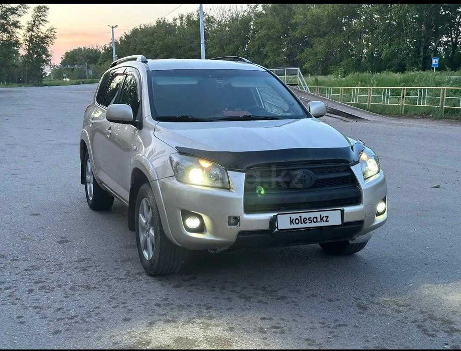 продам RAV 4 в хорошем состояний