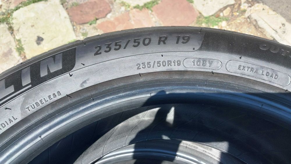Още по-намалени - с 45%  MICHELIN PRIMACY 4 S1 - 235/50 R19 - 4 броя