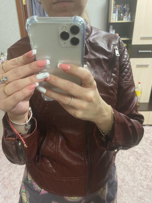 Продам кожаную куртку новая