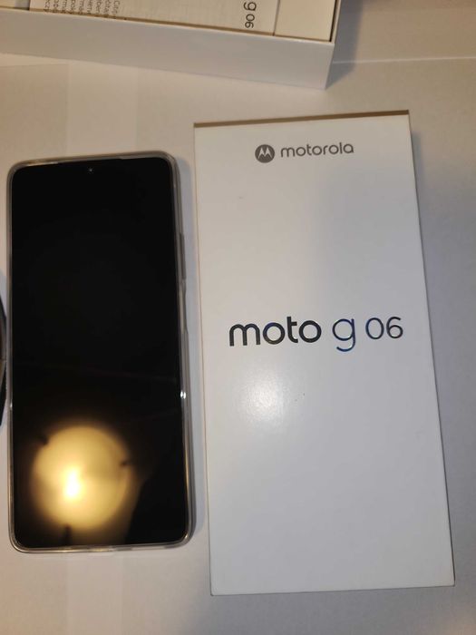 продавам чисто нов смартфон moto g06