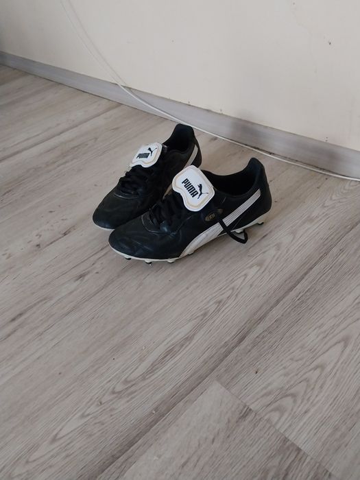 Футбол ни бутонки