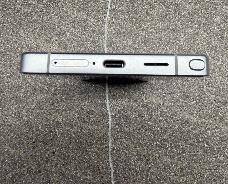 Като Нов! Samsung Galaxy S25 Ultra Titanium Whitesilver 1TB