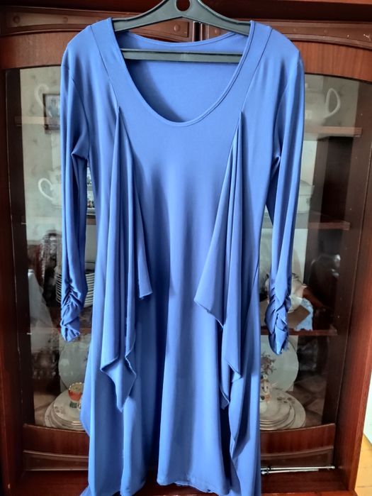 Продам женские платья.