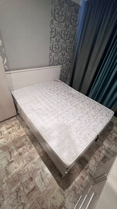 Двухспальная кровать