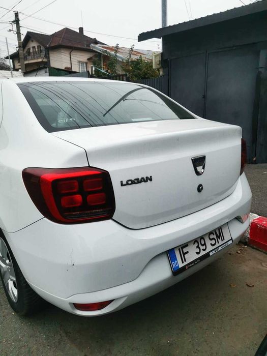 Mașina Dacia Logan