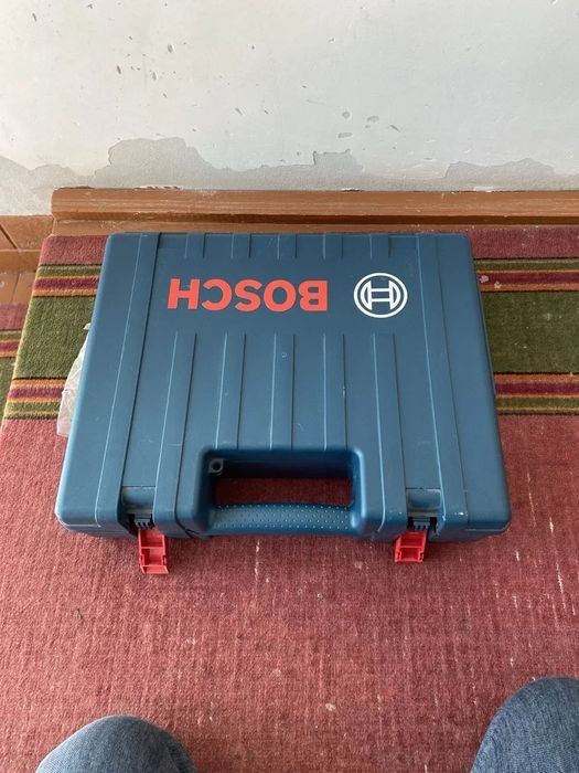 Перфоратор BOSCH
