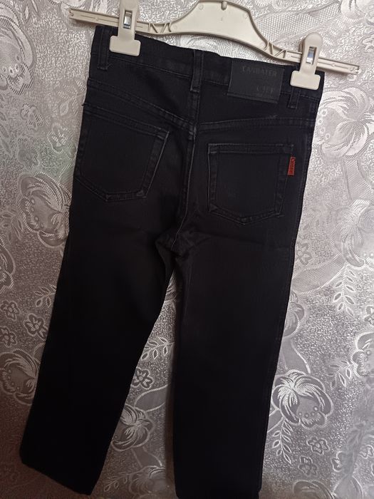 O'g'il bolalar uchun jinsi shim