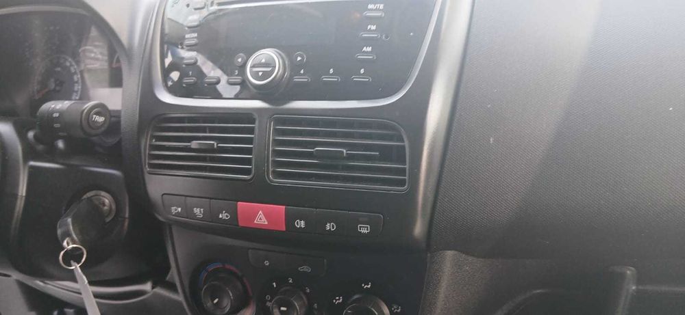 Vând Opel Combo 1,6Ecoflex AUTOMATĂ