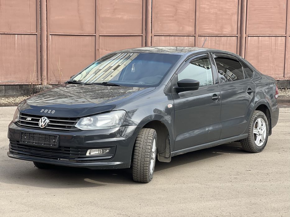 Продам автомобиль фольцваген поло 2015г
