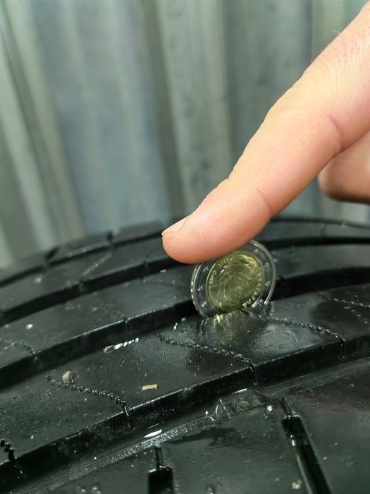 Продавам гуми с джанти 18