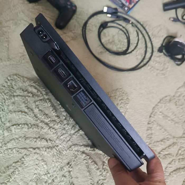 Sony PS4+ 1Tb игровая приставка