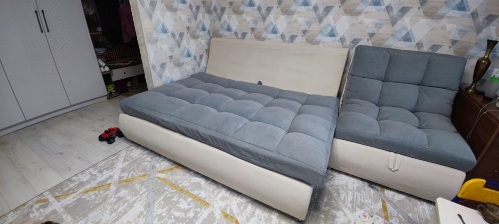 Продаётся диван.