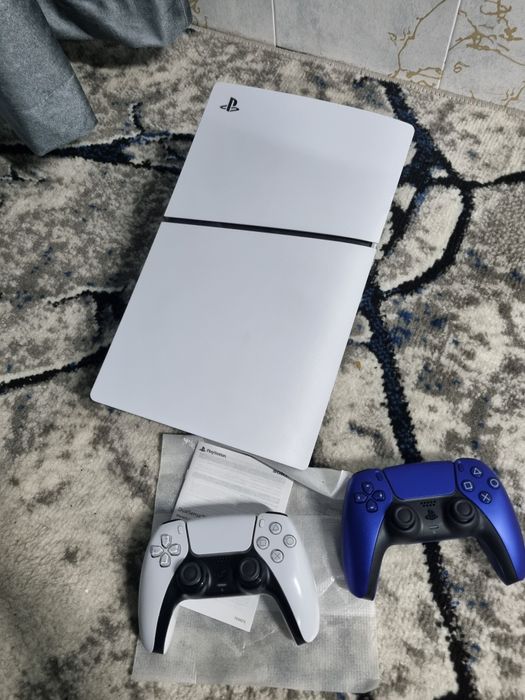 PlayStation 5 Slim 1 tb 2 jostik